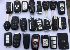 汽車鑰匙注塑用哪種立式注塑機(jī)？